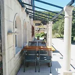 Curri Apartament Pucisca