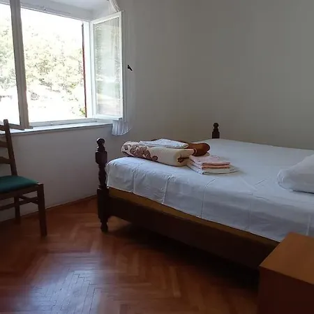 Apartment Curri