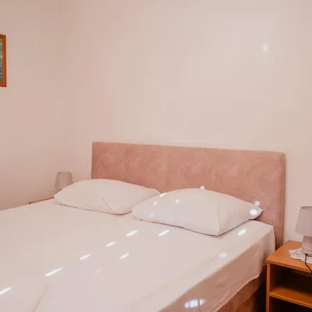 Appartement Curri Pucisca