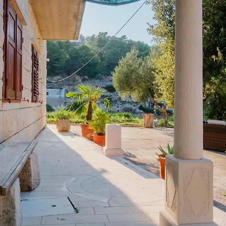 Appartement Curri Pucisca